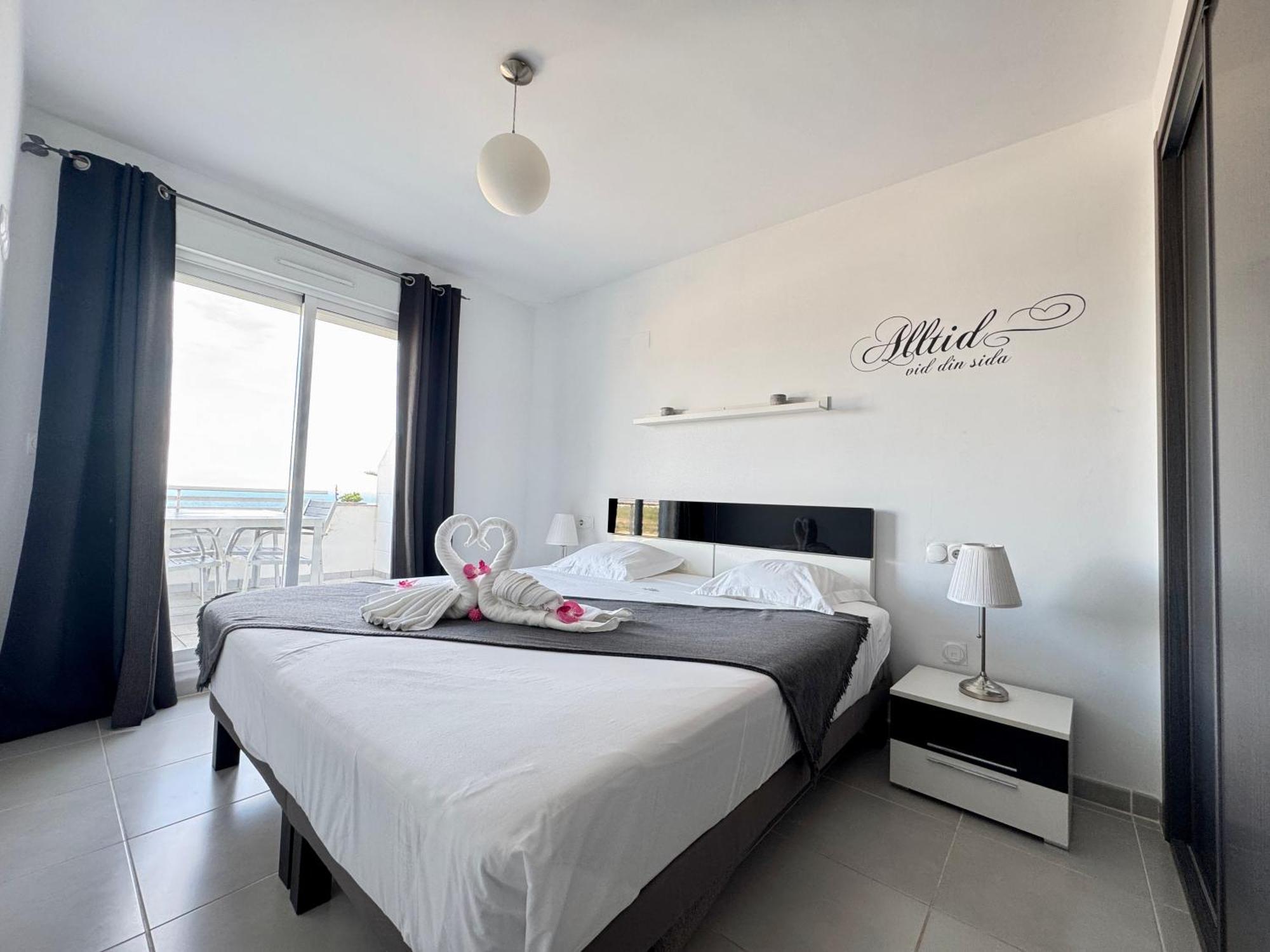 Nova Beach Paradise Apartment กราน อาลากันต์ ภายนอก รูปภาพ